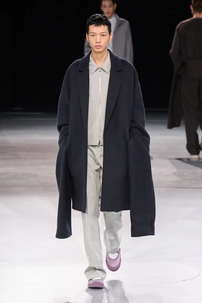 Look 30